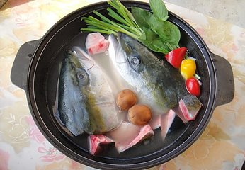  【成都火鍋培訓(xùn)】四川魚頭火鍋秘制香料、湯底